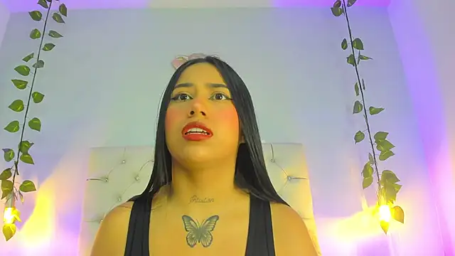 Snapshot of Isabella_Flowers chatting on December 17, 7:31 pm Isabella Flowers online show from December 17, 7:31 pm