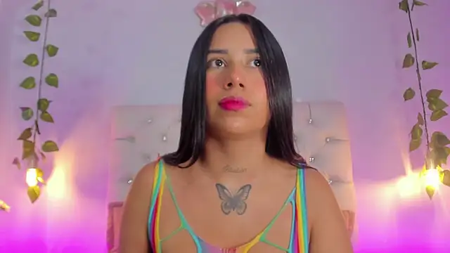 Snapshot of Isabella_Flowers chatting on December 18, 9:10 pm Isabella Flowers online show from December 18, 9:10 pm