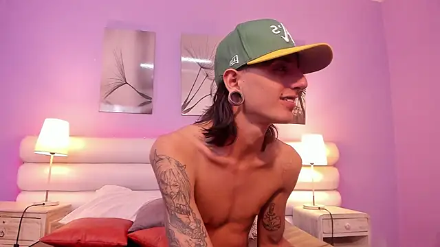 Matthew Dixonn online show from January 28, 10:12 pm