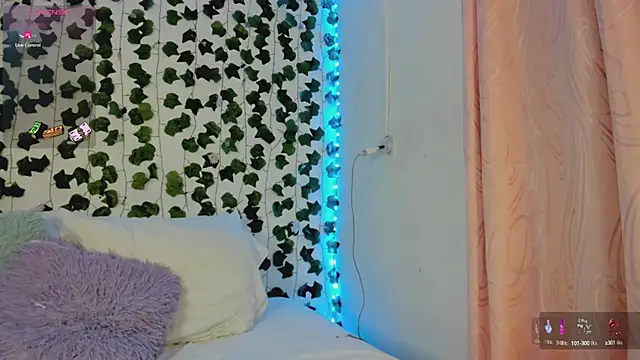 daren paulina online show from October 1, 1:33 am