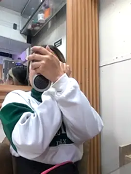 Sweel Leyva18 online show from March 18, 8:45 pm