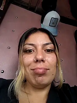 Snapshot of Sweel_Leyva18 chatting on July 6, 9:50 pm Sweel Leyva18 online show from July 6, 9:50 pm