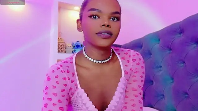 CamiEstrada online show from October 18, 8:20 pm