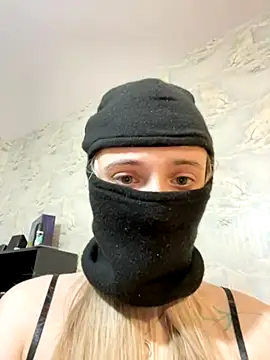 Cutekris online show from November 10, 6:18 pm