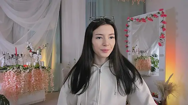 Snapshot of Julietta_Romanis chatting on February 24, 9:09 pm Julietta Romanis online show from February 24, 9:09 pm