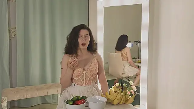 Snapshot of Julietta_Romanis chatting on July 11, 9:38 pm Julietta Romanis online show from July 11, 9:38 pm