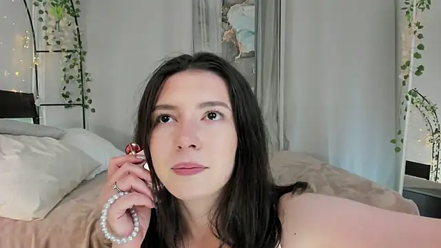 Snapshot of Julietta_Romanis chatting on July 14, 12:46 am Julietta Romanis online show from July 14, 12:46 am