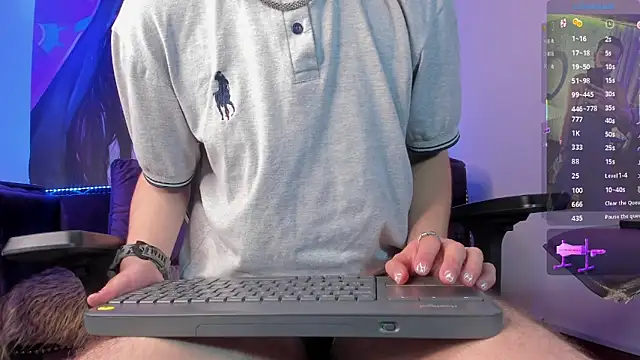 Snapshot of _hairybeard_ chatting on January 16, 8:35 pm hairybeard online show from January 16, 8:35 pm