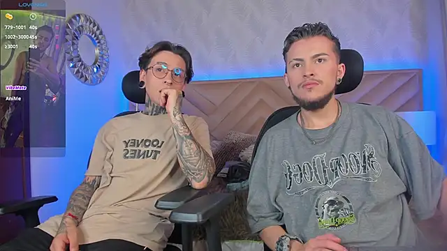 Snapshot of _hairybeard_ chatting on February 1, 2:32 am hairybeard online show from February 1, 2:32 am