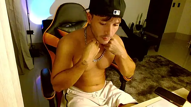 Snapshot of zeth_666 chatting on July 8, 1:32 am zeth 666 online show from July 8, 1:32 am