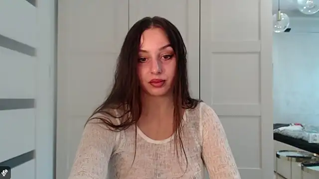 courtneyPerfect online show from October 23, 1:43 pm