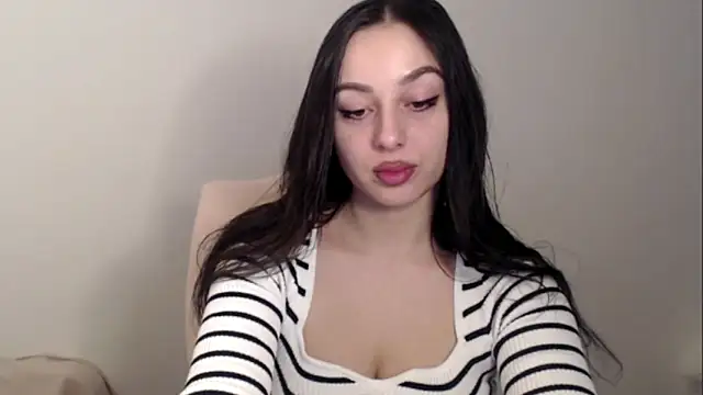 courtneyPerfect online show from February 10, 3:27 pm