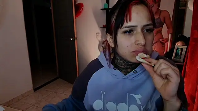 TinnaDawsom online show from April 14, 11:55 pm