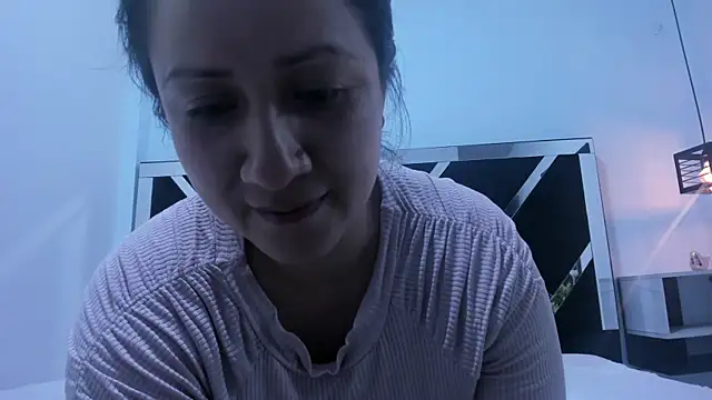 Ambber moon online show from February 6, 3:59 am