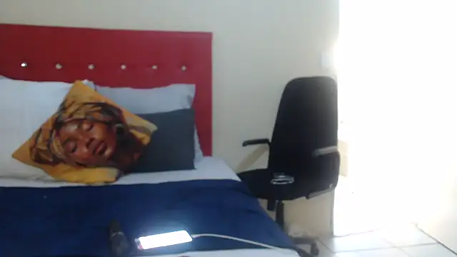 Foxybrownxx1 online show from December 5, 3:48 am