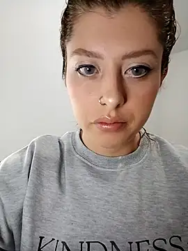 nix white online show from February 16, 1:03 am