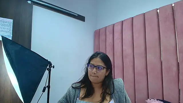 Miaa Smiith  online show from December 23, 3:26 am