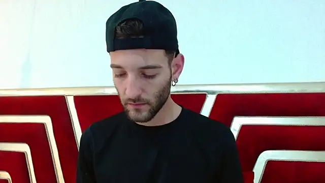 Snapshot of Christopher_saint chatting on April 6, 1:01 pm Christopher saint online show from April 6, 1:01 pm