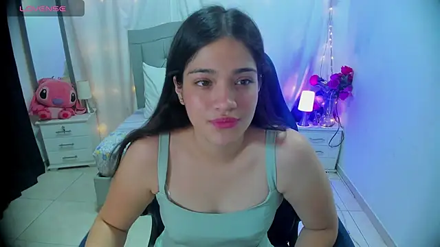Snapshot of Alison_girl20 chatting on December 20, 11:26 pm Alison girl20 online show from December 20, 11:26 pm