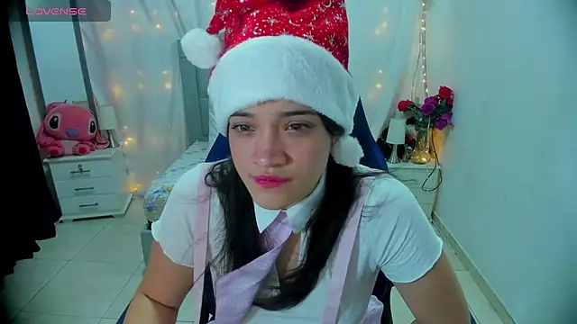 Snapshot of Alison_girl20 chatting on December 23, 8:03 pm Alison girl20 online show from December 23, 8:03 pm