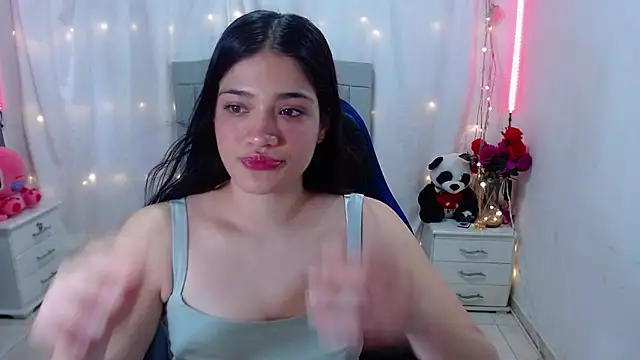 Snapshot of Alison_girl20 chatting on March 10, 8:12 pm Alison girl20 online show from March 10, 8:12 pm