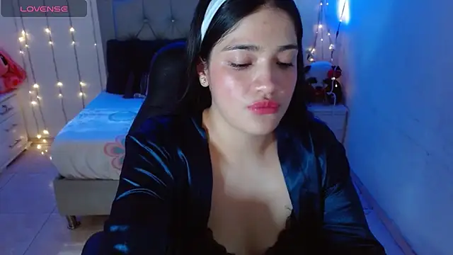 Snapshot of Alison_girl20 chatting on September 22, 8:22 pm Alison girl20 online show from September 22, 8:22 pm