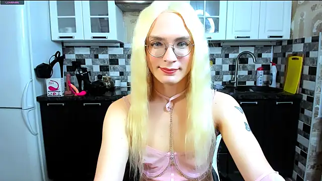 Snapshot of Jimmy_Bearn chatting on February 10, 8:24 pm Jimmy Bearn online show from February 10, 8:24 pm