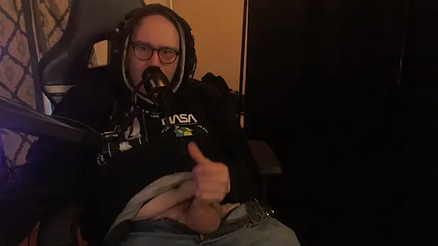 chicostick413 online show from March 28, 10:53 pm