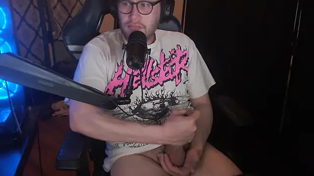 chicostick413 online show from April 18, 1:20 am