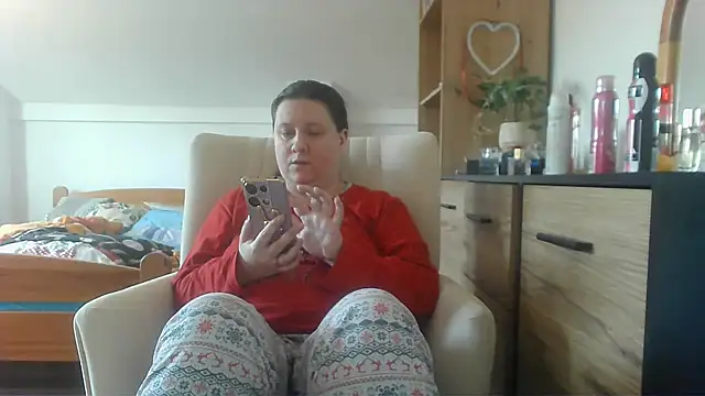 Snapshot of ReifeVenna chatting on March 18, 9:42 am ReifeVenna online show from March 18, 9:42 am