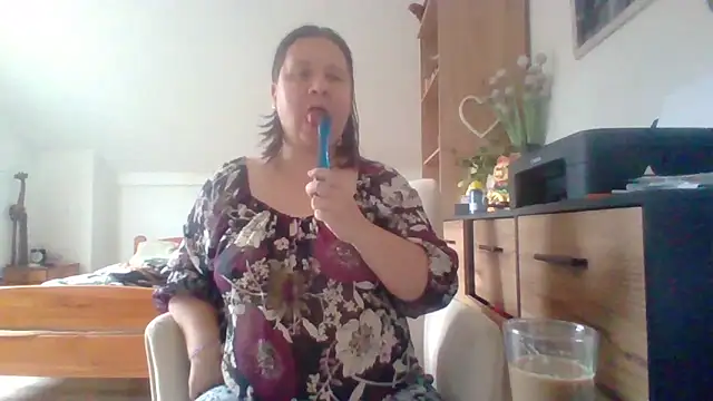 Snapshot of ReifeVenna chatting on September 11, 10:04 am ReifeVenna online show from September 11, 10:04 am