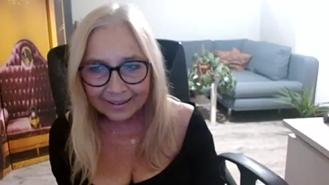 sofia xkiss online show from November 24, 2:50 pm