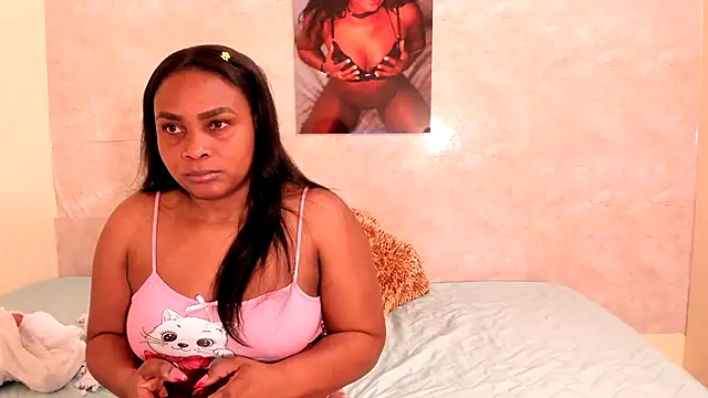 Snapshot of NicolVilla chatting on June 15, 12:51 pm NicolVilla online show from June 15, 12:51 pm