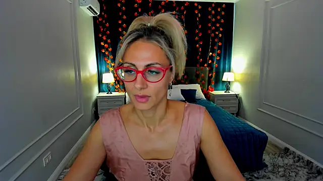 Snapshot of MuseOfStage chatting on November 14, 11:09 am MuseOfStage online show from November 14, 11:09 am