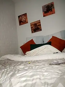 Shria107 online show from January 31, 8:18 pm