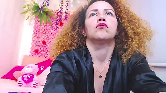 Snapshot of BLONDE_SEXYHOT chatting on October 25, 3:58 am BLONDE SEXYHOT online show from October 25, 3:58 am