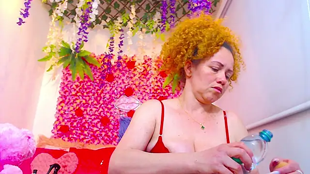 Snapshot of BLONDE_SEXYHOT chatting on November 7, 4:12 am BLONDE SEXYHOT online show from November 7, 4:12 am