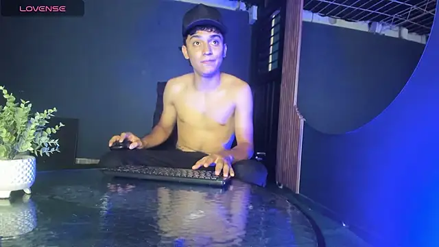 Austin Cardieff online show from February 26, 3:42 am