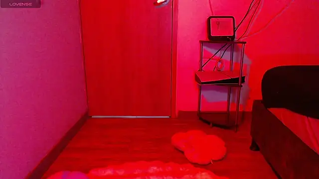 Skarlet Adams28 online show from October 15, 10:43 pm