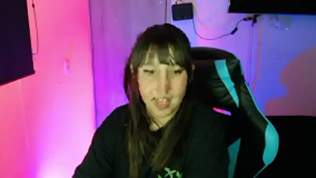 Skarlet Adams28 online show from April 7, 10:31 pm