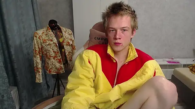 Snapshot of sweetserenity5 chatting on February 14, 11:42 pm sweetserenity5 online show from February 14, 11:42 pm