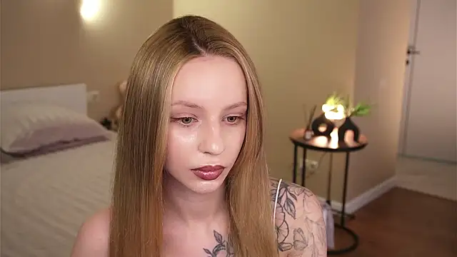 wowmolly online show from March 25, 2:23 pm