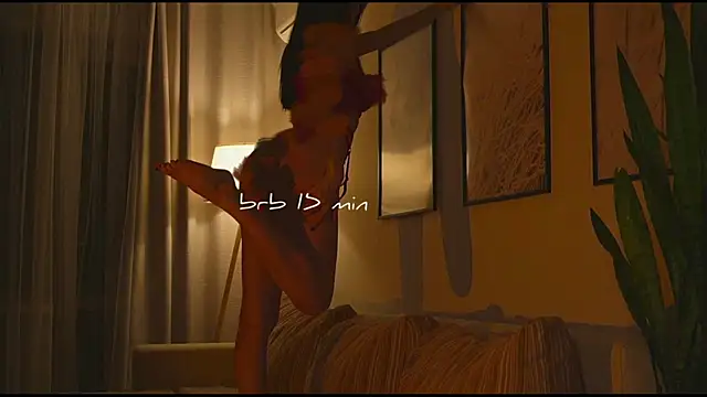 wowmolly online show from April 17, 2:31 pm