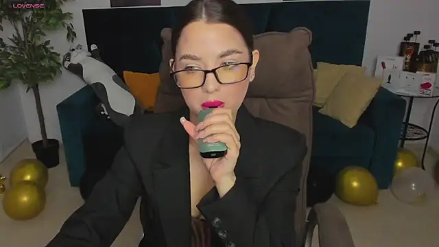 Snapshot of CharleneWoods chatting on January 21, 7:58 am CharleneWoods online show from January 21, 7:58 am