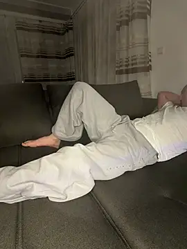 w12er online show from March 20, 6:46 pm