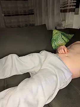 w12er online show from April 22, 7:15 pm