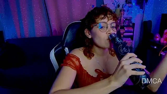 Snapshot of Drea_Foox chatting on July 10, 3:00 am Drea Foox online show from July 10, 3:00 am