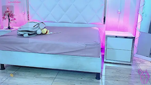 Brendda tay online show from February 11, 3:22 am