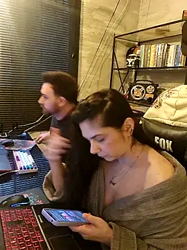 Snapshot of CoelhinhaGostosa chatting on December 5, 8:23 am CoelhinhaGostosa online show from December 5, 8:23 am