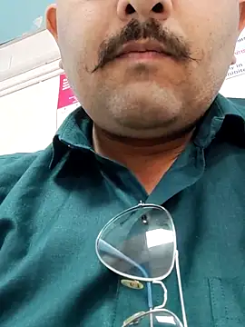 Snapshot of Akhil3290 chatting on March 13, 7:31 am Akhil3290 online show from March 13, 7:31 am